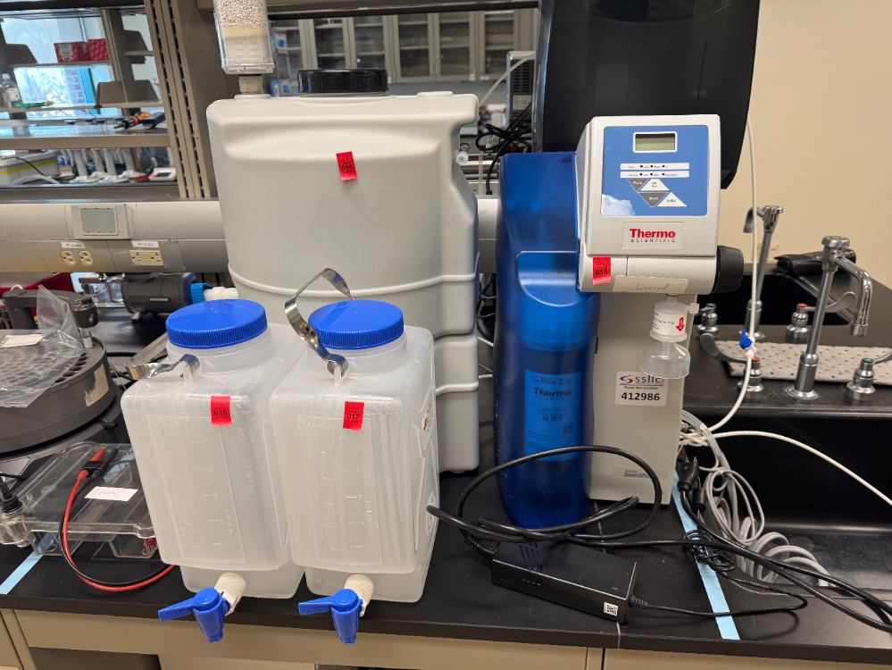 Image of Thermo Barnstead Smart2Pure Lab Water Filtration System